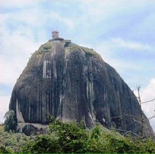 Tour Al peñol y guatape